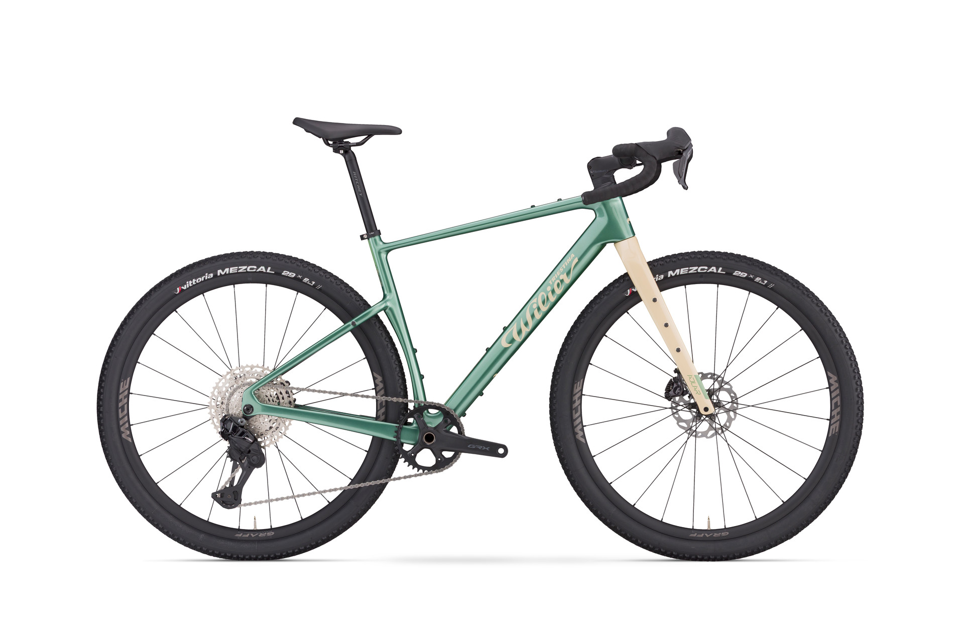 YZ0TZD_Adlar_C9_Bottle_Green_lat_white-1920x1920_9STYYJ (1) YZ0TZD_Adlar_C9_Bottle_Green_lat_white-1920x1920_9STYYJ (1)